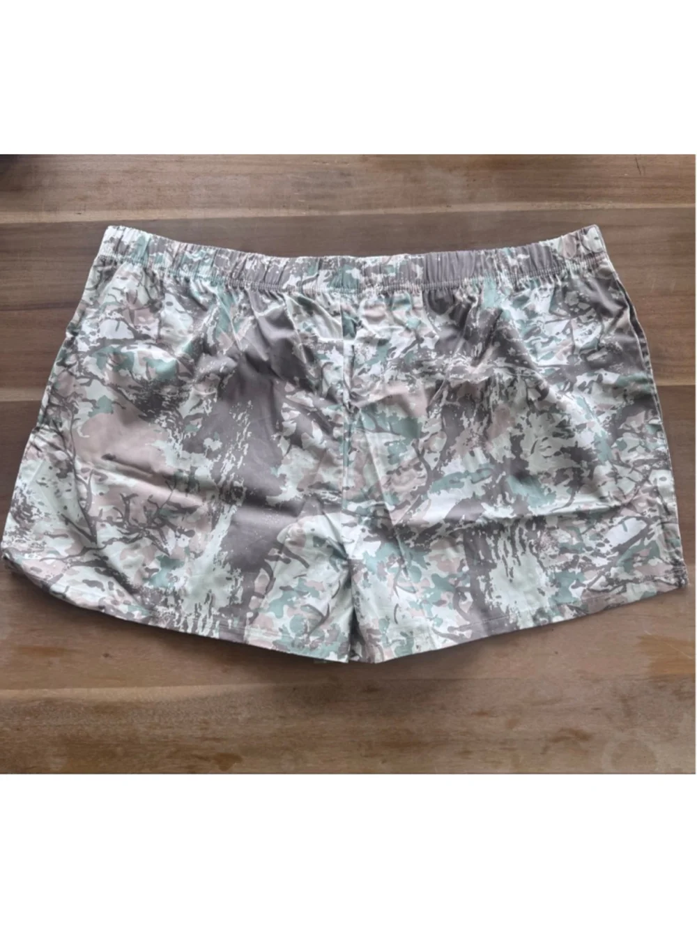 Zoe+Liv Camo Shorts Size 2X